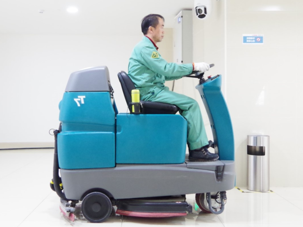 醫(yī)院場所如何選擇工業(yè)洗地機？